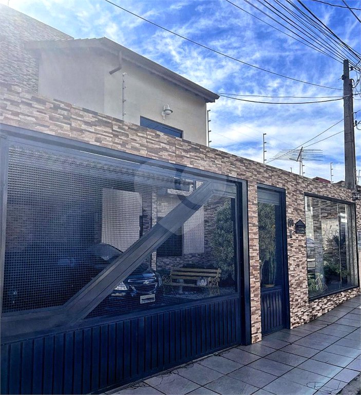Sobrado à venda com 3 quartos, sendo 1 suíte,  em Jardim Modelo, Suzano, SP