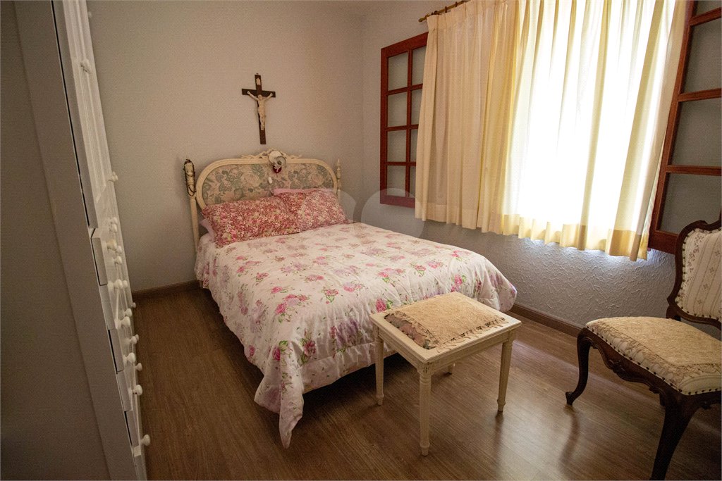 Chácara à venda com 4 quartos, sendo 2 suítes, em Vila Santa Rita, São Roque, SP