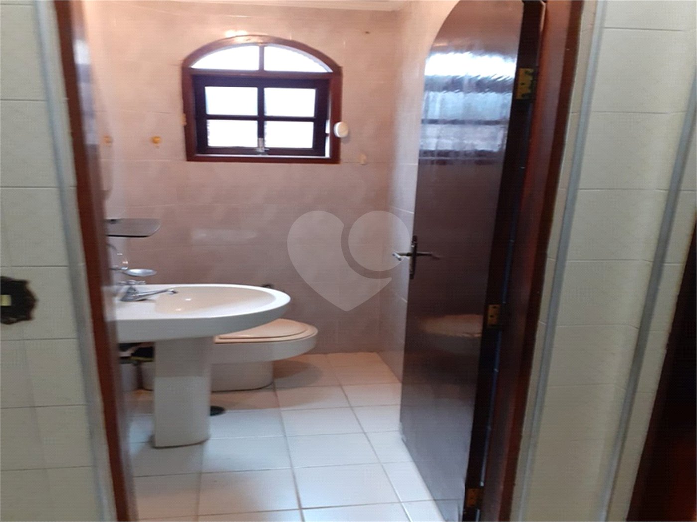 Casa à venda com 3 quartos, sendo 2 suítes, em Parada Inglesa, São Paulo, SP