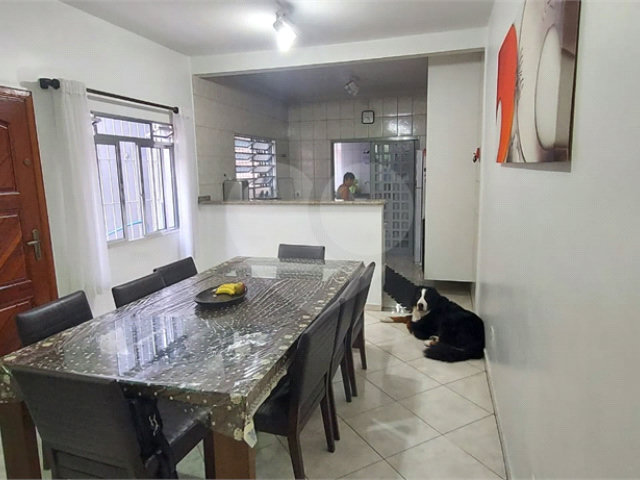 Sobrado à venda com 3 quartos, sendo 1 suíte,  em Vila Sabrina, São Paulo, SP
