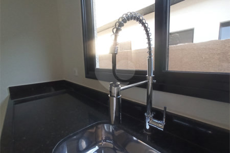 Casa à venda com 3 quartos, sendo 1 suíte, no condomínio Buona Vita, Atibaia - SP