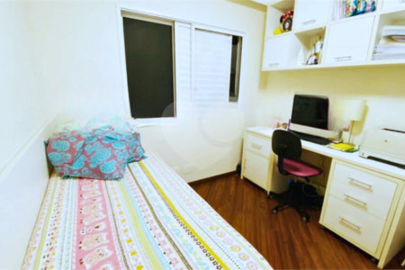 Casa à venda com 4 quartos, sendo 2 suítes, no condomínio Sunríse, São Paulo - SP