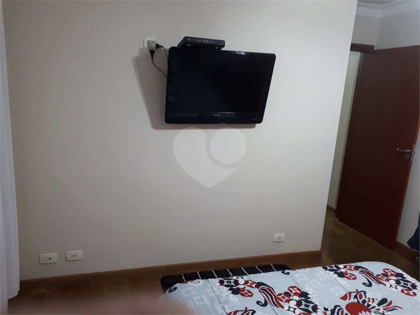 Casa à venda ou para alugar com 3 quartos, sendo 1 suíte, em Horto, São Paulo, SP