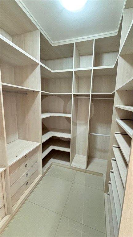 Casa à venda com 3 quartos, sendo 1 suíte, no condomínio Solar das Torres, Cuiabá - MT