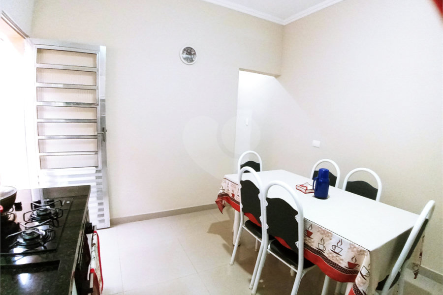 Sobrado à venda com 3 quartos no Brasilândia, São Paulo, SP