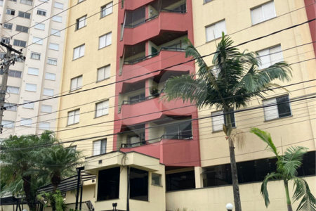 Apartamento à venda com 3 quartos, sendo 1 suíte,  em Santa Teresinha, São Paulo, SP