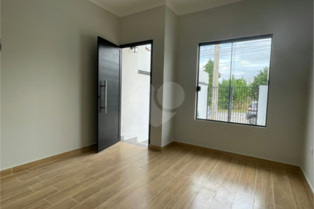 Casa de Vila à venda com 2 quartos, sendo 1 suíte, em Cajuru do Sul, Sorocaba, SP