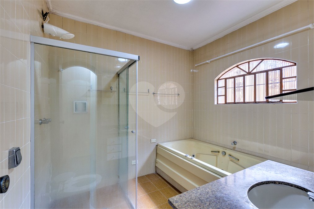 Sobrado à venda com 3 quartos, sendo 1 suíte, em Alto da Boa Vista, São Paulo, SP