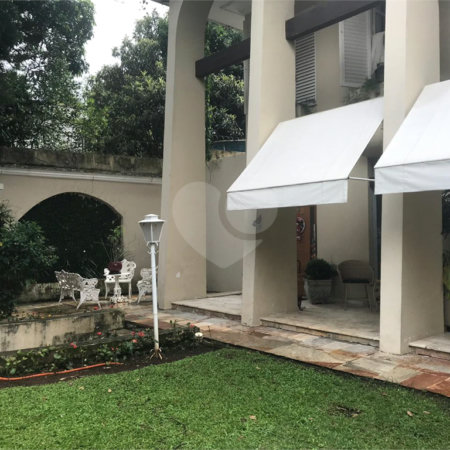Casa à venda com 4 suítes em Jardim Leonor, São Paulo, SP