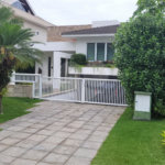 Casa à venda com 4 quartos, sendo 2 suítes, no condomínio Crystal Lake, Rio de Janeiro - RJ