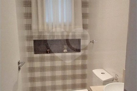 Sobrado à venda com 3 quartos, sendo 1 suíte, em Vila Pita, São Paulo, SP