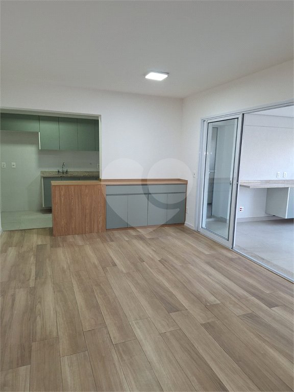Apartamento à venda com 3 suítes em Vila Anastácio, São Paulo, SP