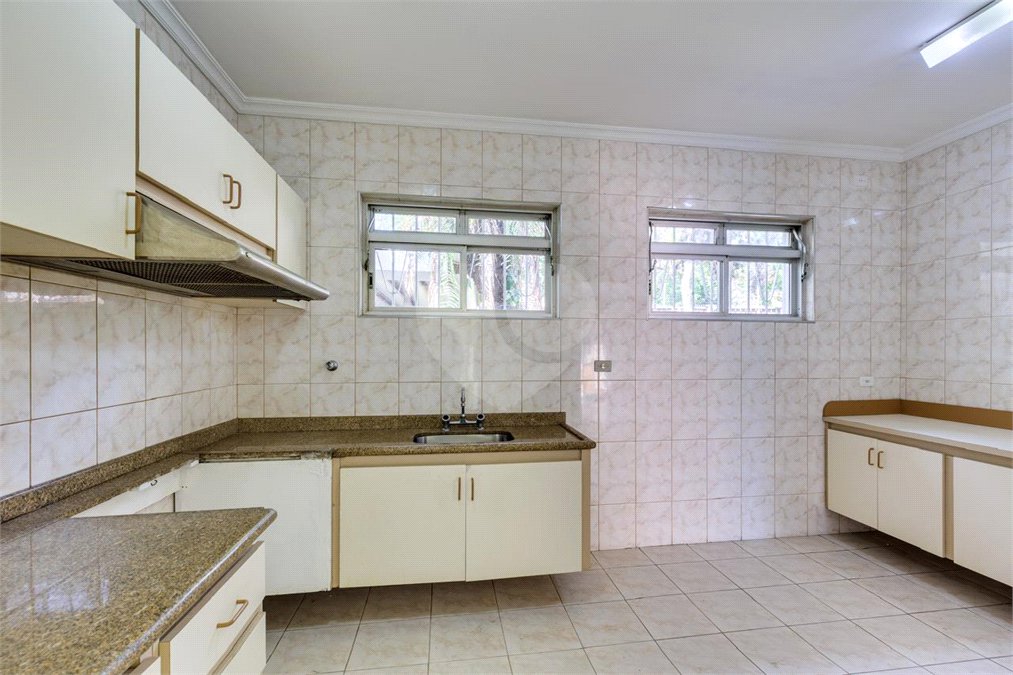 Casa Térrea à venda com 3 quartos, sendo 1 suíte, em Interlagos, São Paulo, SP