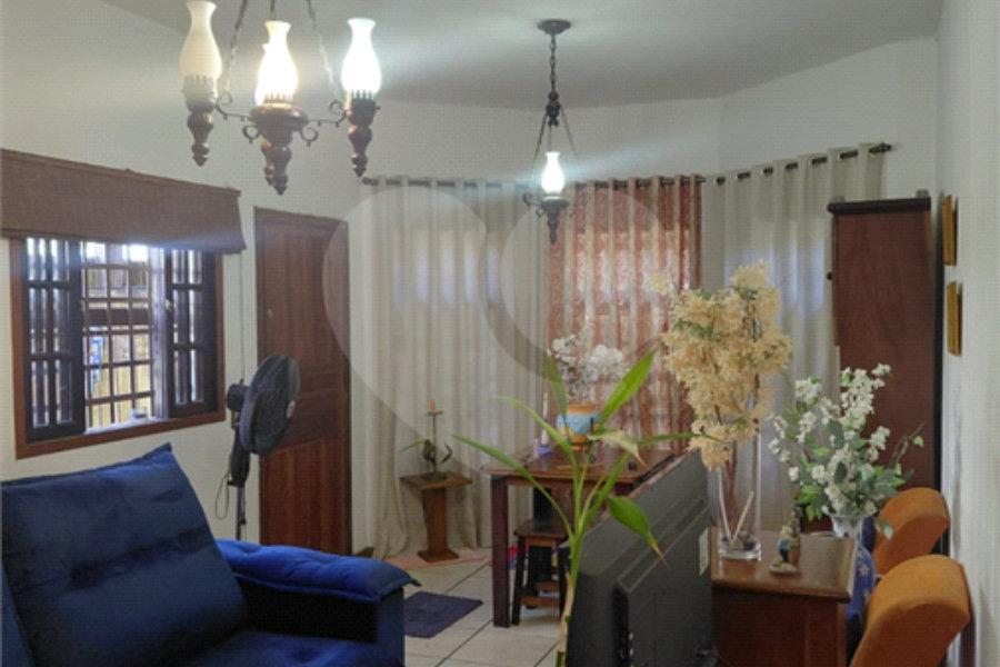 Sobrado à venda com 3 quartos, sendo 1 suíte,  em Tremembé, São Paulo, SP