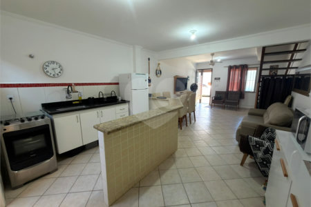 Casa em condomínio à venda com 2 suítes em Palmeiras, Cabo Frio, RJ