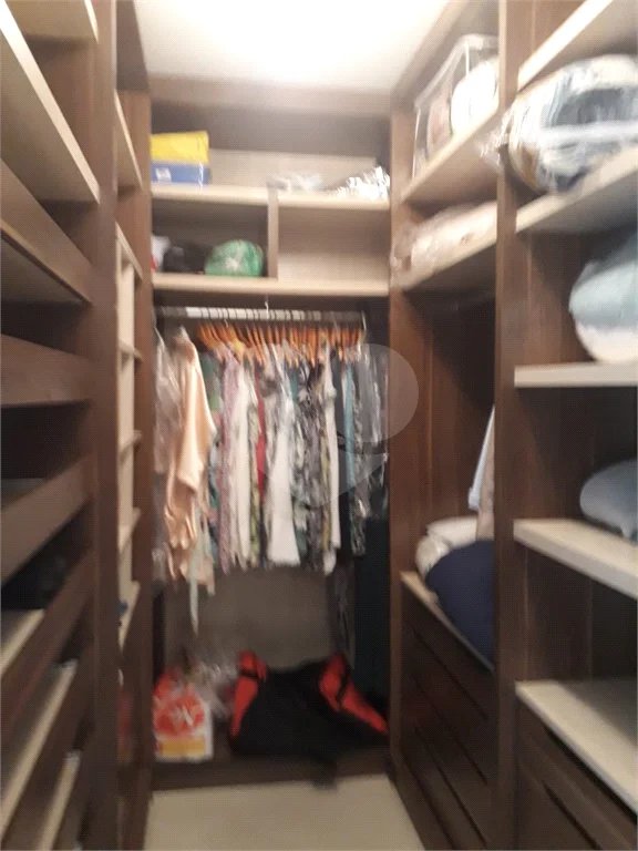 Sobrado à venda com 6 quartos, sendo 5 suítes, em Tremembé, São Paulo, SP