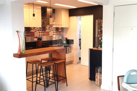 Apartamento à venda com 3 quartos, sendo 1 suíte, em Moema, São Paulo, SP