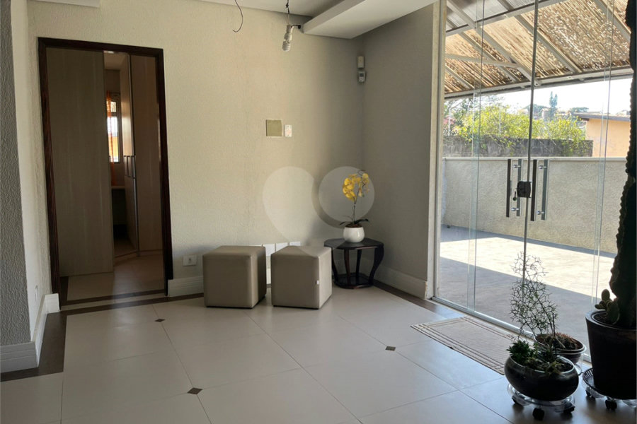 Sobrado à venda com 5 quartos em Horto, São Paulo, SP