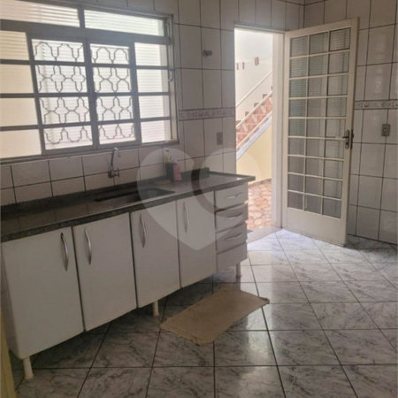 Sobrado para venda com 6 suítes.