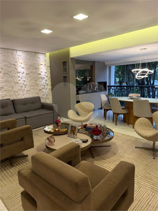 Apartamento à venda com 3 suítes em Campo Belo, São Paulo, SP