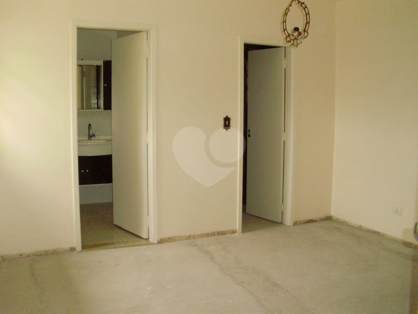 Sobrado à venda com 3 quartos, sendo 1 suíte, em Horto, São Paulo, SP