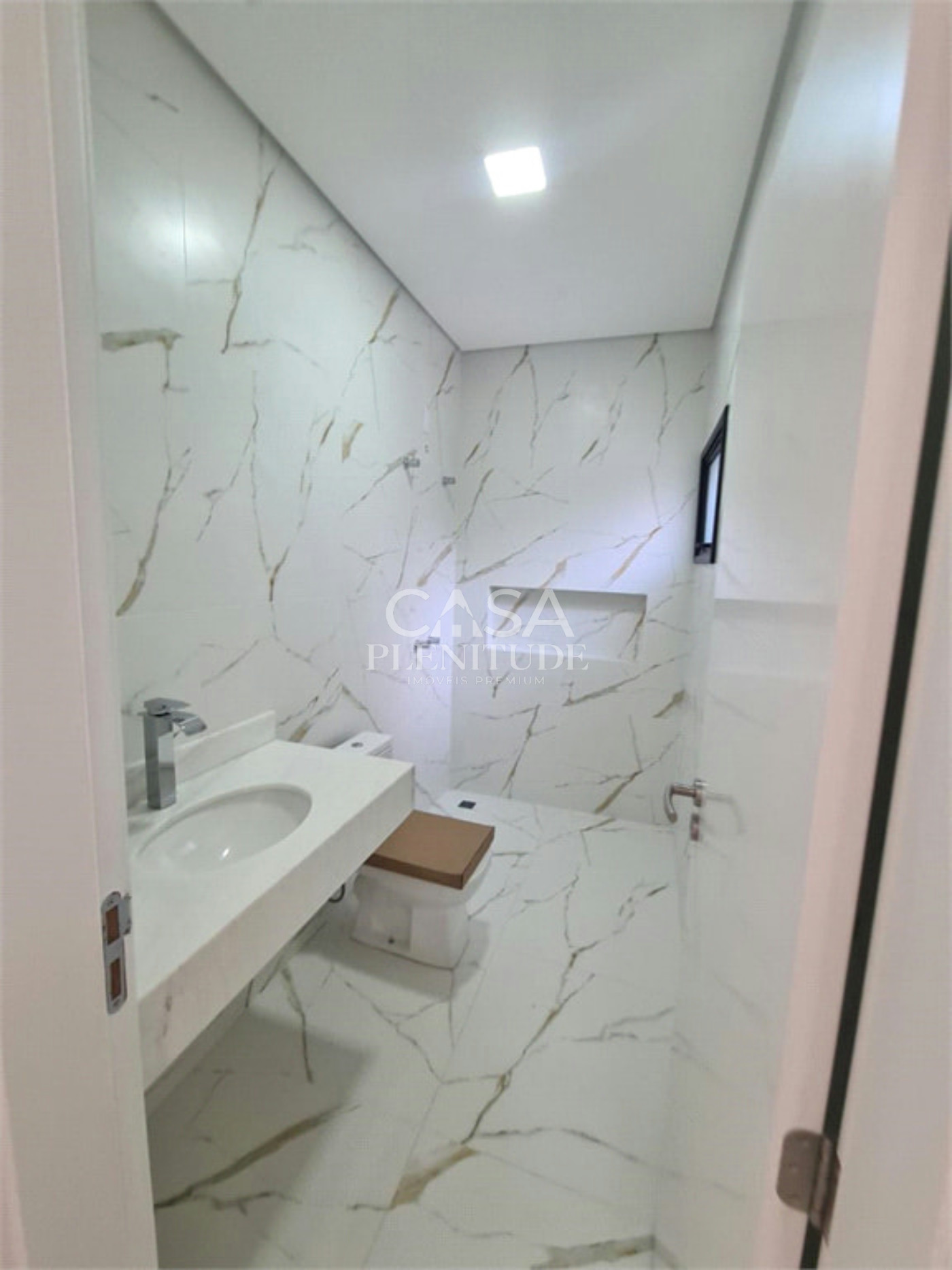Casa em condomínio à venda com 3 suítes, em Wanel Ville, Sorocaba, SP