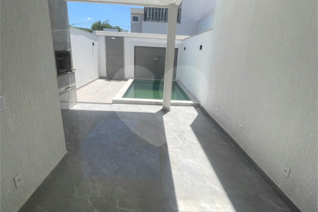 Casa à venda com 3 quartos, sendo 2 suítes, no condomínio Grand Park, Rio de Janeiro - RJ