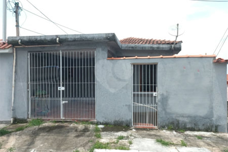 Casa Térrea à venda com 3 quartos em Vila Nivi, São Paulo, SP