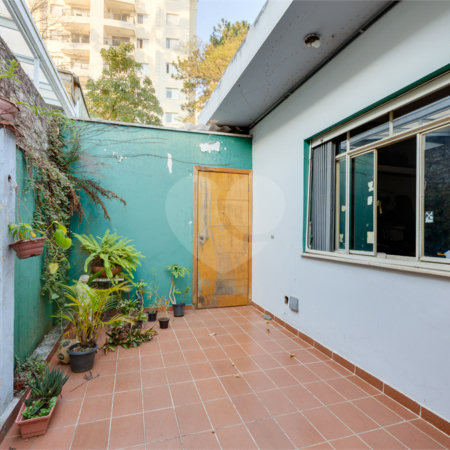 Casa à venda com 5 quartos, sendo 2 suítes, em Alto da Boa Vista, São Paulo, SP