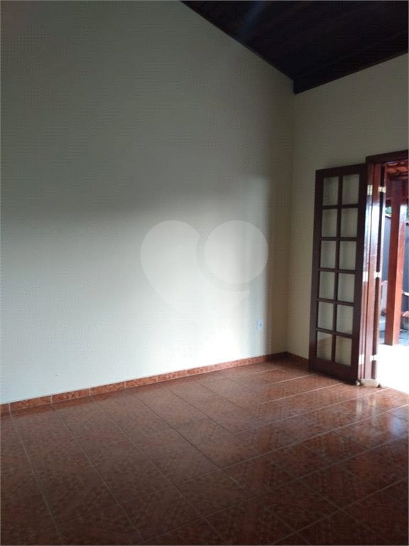 Casa à venda com 3 quartos, sendo 1 suíte, no condomínio Marf Ii, Bom Jesus dos Perdões - SP