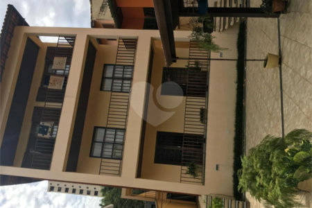 Casa à venda com 4 quartos, sendo 2 suítes,  em Vila Suzana, São Paulo, SP