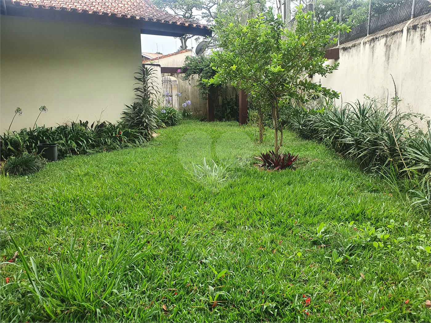 Casa à venda com 4 quartos, sendo 1 suíte, em Interlagos, São Paulo, SP
