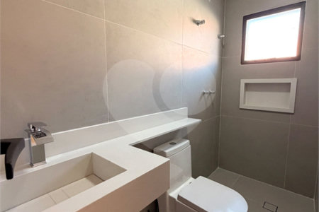 Casa à venda com 5 quartos, sendo 4 suítes, em Vila Rosália, Guarulhos, SP