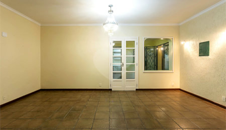 Casa à venda com 3 quartos, sendo 1 suíte,  em Chácara Santo Antônio, São Paulo, SP