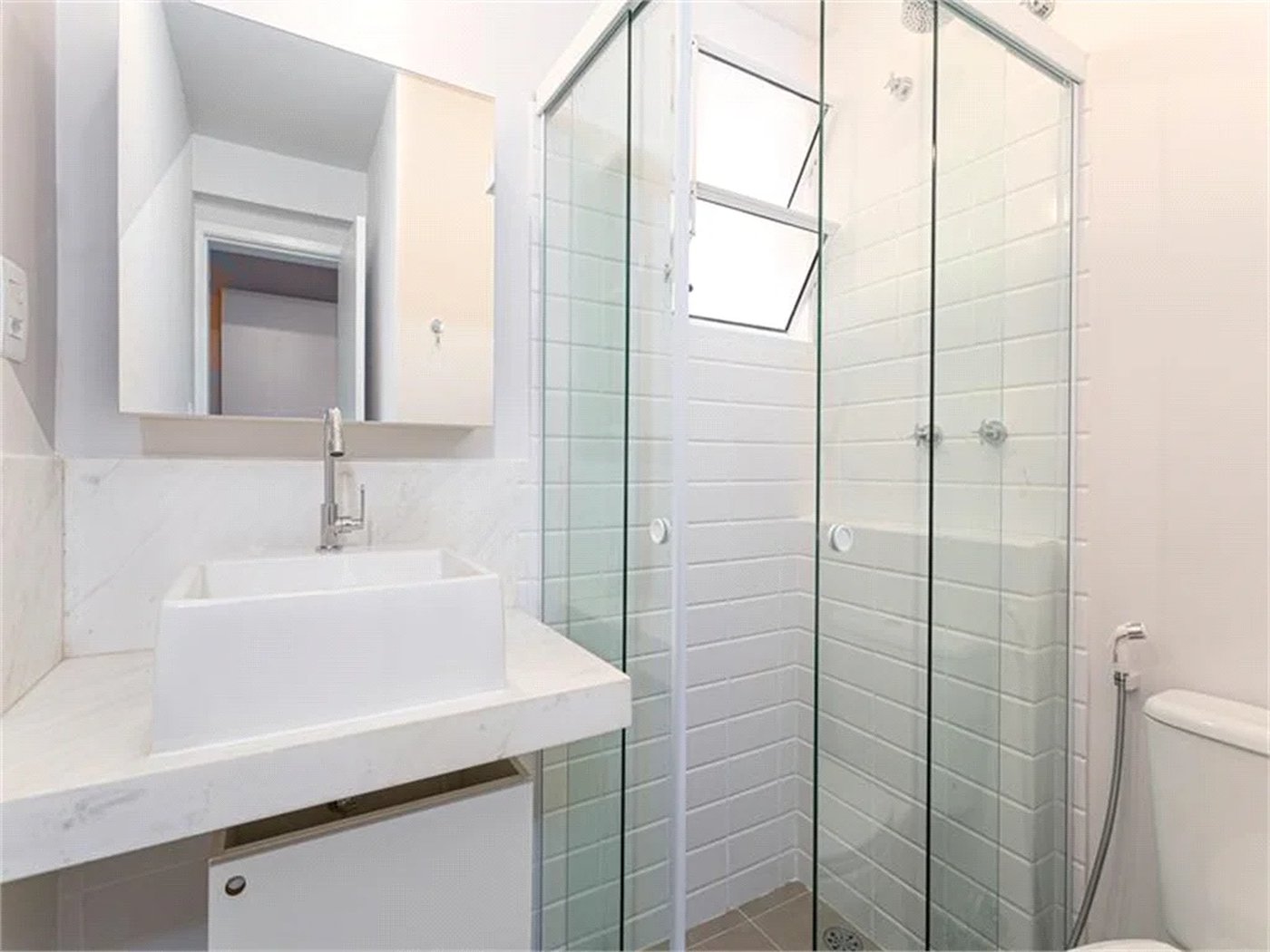 Apartamento à venda com 4 quartos, sendo 2 suítes, em Pinheiros, São Paulo, SP