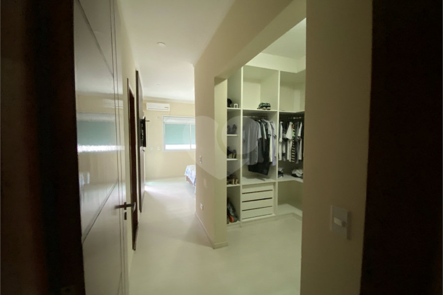 Sobrado à venda com 3 quartos, sendo 1 suíte,  em Jardim Vila Galvão, Guarulhos, SP