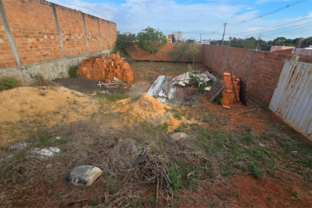 Sobrado à venda com 2 quartos em Cidade Jardim, Araraquara, SP