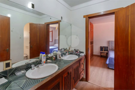 Casa à venda com 4 quartos, sendo 3 suítes,  em Jardim Guedala, São Paulo, SP