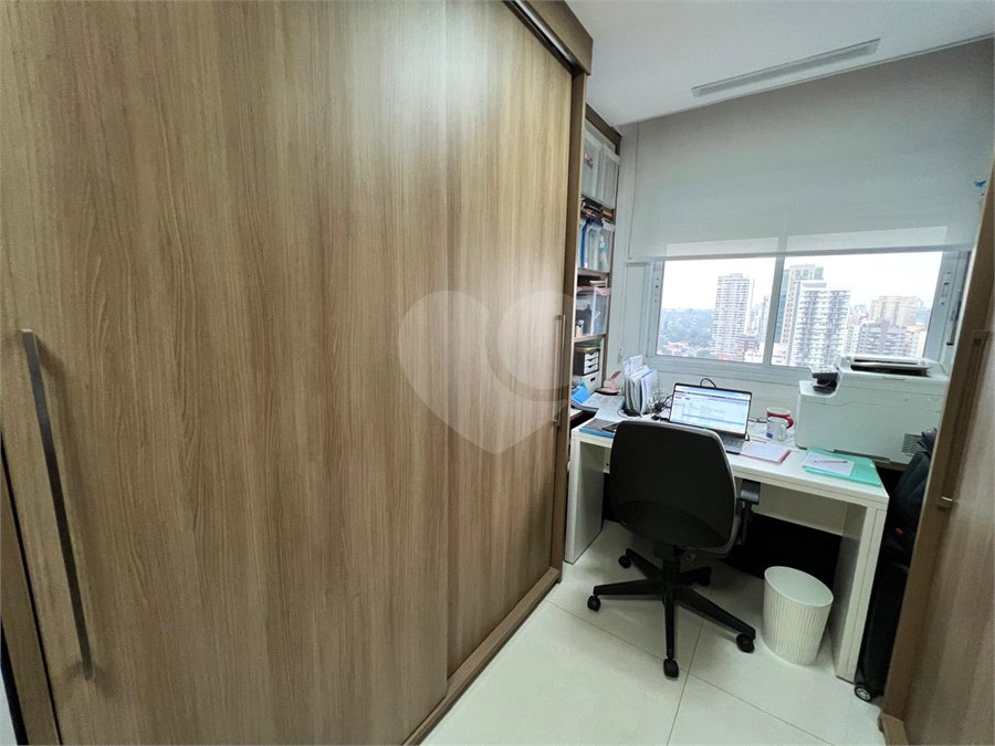 Apartamento à venda com 3 suítes em Campo Belo, São Paulo, SP