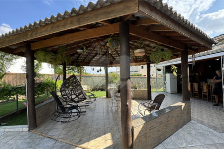 Casa à venda com 4 quartos, sendo 3 suítes, no condomínio Terras de Mont Serrat, Salto - SP