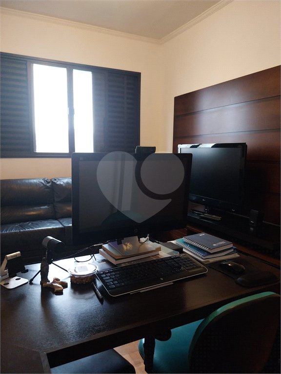 Apartamento à venda com 4 quartos, sendo 1 suíte,  em Vila Ipojuca, São Paulo, SP