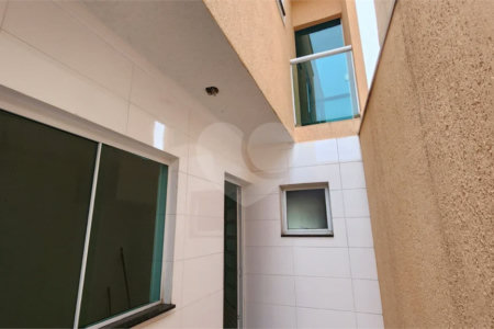 Sobrado à venda com 3 quartos, sendo 1 suíte, em Vila Vitório Mazzei, São Paulo, SP