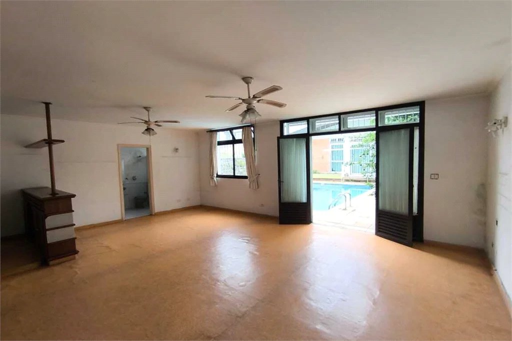 Casa à venda com 5 quartos, sendo 3 suítes, em Brooklin Paulista, São Paulo, SP