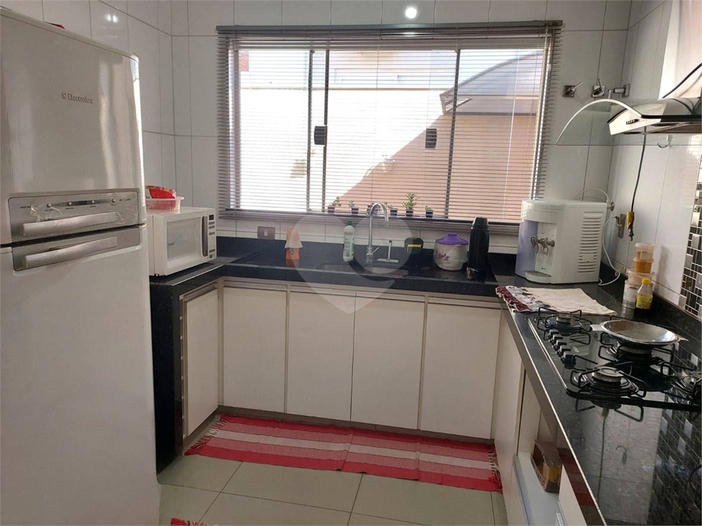 Casa à venda com 4 quartos, sendo 2 suítes, no condomínio Nascente do Jaraguá, Araraquara - SP