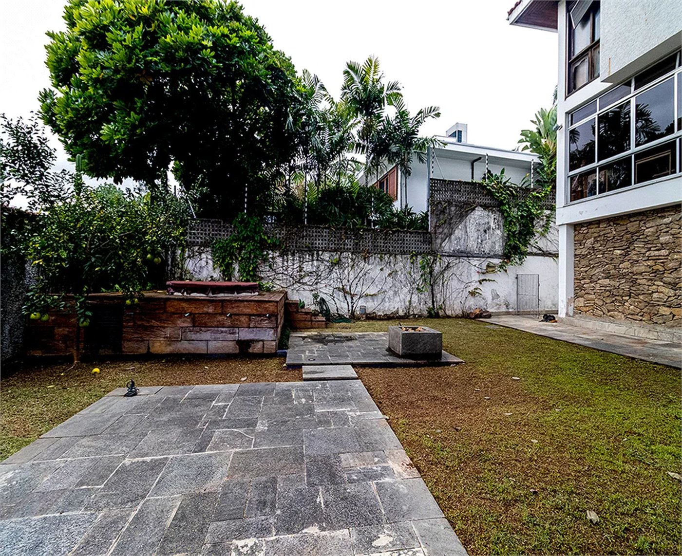 Casa à venda com 3 quartos, sendo 2 suítes,  em Alto de Pinheiros, São Paulo, SP