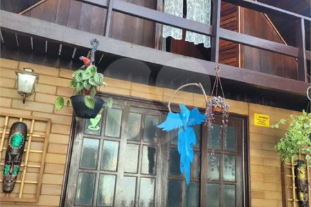 Chalé à venda em Atibaia 140m²– Condomínio fechado com lazer completo