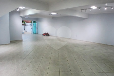 Casa à venda com 4 quartos, sendo 2 suítes, em Jardim Leonor Mendes de Barros, São Paulo, SP