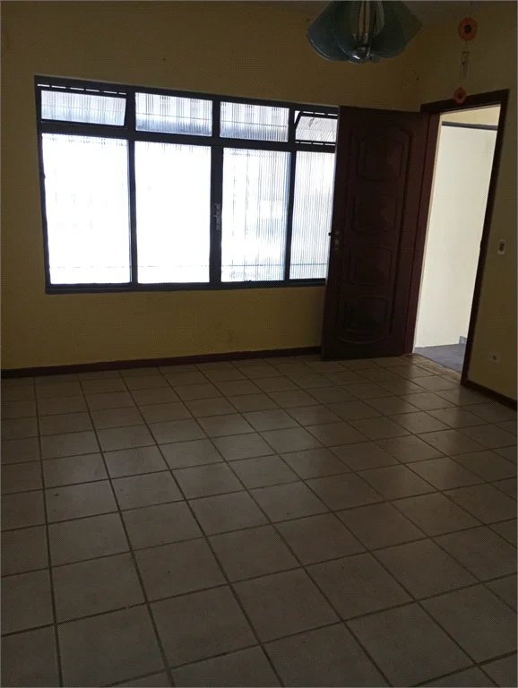 Casa à venda com 3 quartos, sendo 2 suítes, em Jardim Maria Duarte, São Paulo, SP