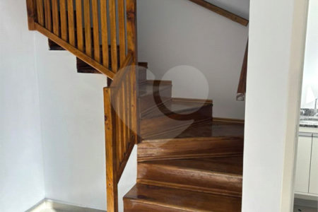 Casa à venda com 3 quartos, sendo 1 suíte, no condomínio Marselha IV, São Roque - SP