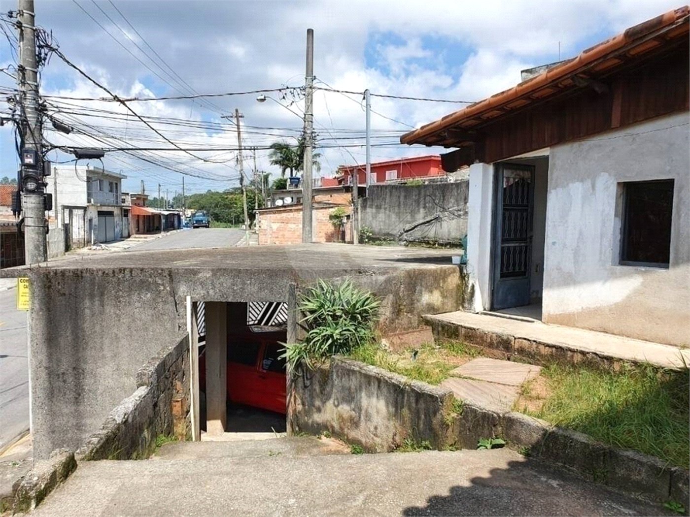Casa à venda com 3 quartos, sendo 1 suíte, em Jardim Ikeda, Suzano, SP
